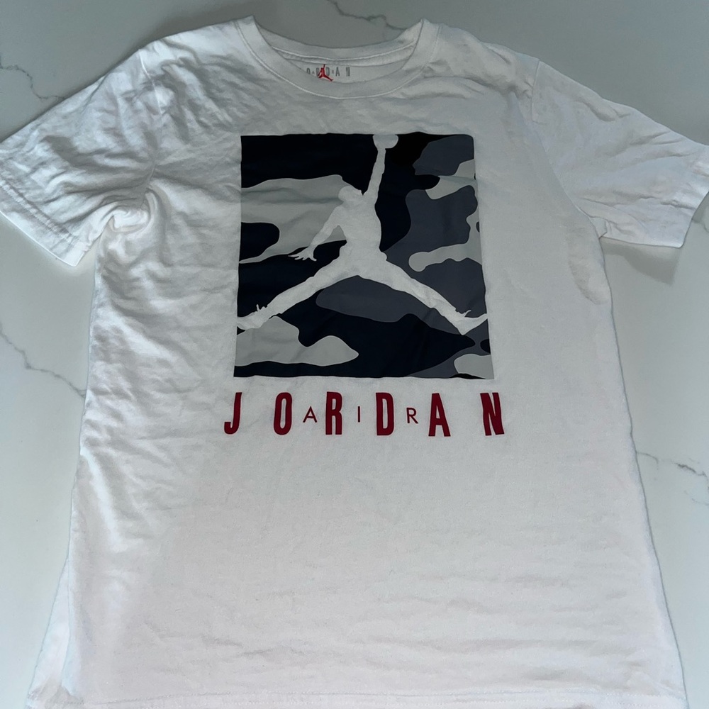 Jordan Air white T-shirt boys size L 12/13yr